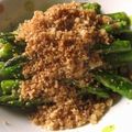 Eltoro's cooksnap of when they made アスパラとクレイジ－炒め*パン粉かけ.