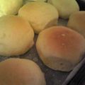 ゆうこリアン's cooksnap of when they made 煮きりみりんで☆フワフワ♪雪だるまパン♪.