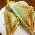 ysnsaoi's cooksnap of when they made 簡単洗い物無し！バウルー玉子ホットサンド.