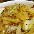 そらカプリ's cooksnap of when they made じゃがいもと長ネギと豚肉の炒めもの.