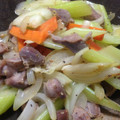 さかしょ's cooksnap of when they made 砂肝と玉葱とセロリの黒胡椒炒め.