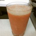Elly’s's cooksnap of when they made 夏だからこそ！スイカとトマトのジュース.