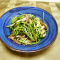 デカちゃん's cooksnap of when they made シャキシャキ！豆苗としめじの胡麻和え.