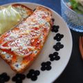 まろんかふぇ's cooksnap of when they made ピザソースだけで美味しいサクサクトースト.