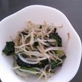 こっこい's cooksnap of when they made アサリダシダで もやしとニラのナムル.