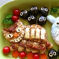 コズタン's cooksnap of when they made トトロ＆ねこバスキャラ弁当.