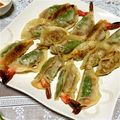 tomotomoi's cooksnap of when they made 超簡単 まるごとエビ餃子.