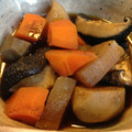 イリエ68's cooksnap of when they made 土鍋で作る簡単煮物！大根と里芋と椎茸！.