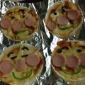 あんずてぃー☆'s cooksnap of when they made 餃子の皮でアンパンマンピザ.