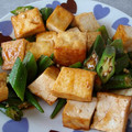みやのりょうり's cooksnap of when they made 厚揚げとおくらのトマポン炒め.