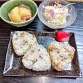 ルチアーノ★★★'s cooksnap of when they made サバ缶×梅干し×大葉のおにぎり.