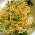 liutan's cooksnap of when they made ごま油香る 旨塩♪にら もやしのナムル.