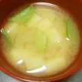 ラブトマト's cooksnap of when they made 絹さやとじゃが芋★味噌汁.