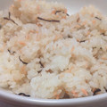 yurietti's cooksnap of when they made ●鮭フレと塩昆布の混ぜご飯●.
