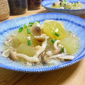 母ちゃん☆'s cooksnap of when they made ✿冬瓜(とうがん)とシメジのカニ缶煮.