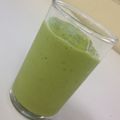keronon's cooksnap of when they made 小松菜、大葉、バナナ、リンゴのスムージー.