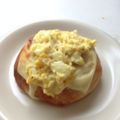 シングルアイシャドウ's cooksnap of when they made 基本の総菜パン　ハムロール.