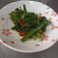 すこっとじょぷりん's cooksnap of when they made 葉ニンニクの醤油漬け.