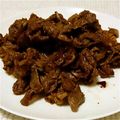 厨房ねこ's cooksnap of when they made 牛肉と玉ねぎの大人なマーガリン醤油.