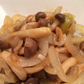 r2012k's cooksnap of when they made しめじと玉ねぎのバター炒め.