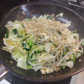 マックマチダ's cooksnap of when they made 簡単！！レタス＆もやしのたまご炒め☆.