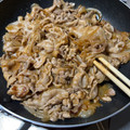 はーどらぶ。。's cooksnap of when they made たっぷり玉ねぎと豚こまのトンテキ風炒め.
