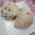 yu～kari's cooksnap of when they made ちょっと贅沢なスモークサーモンおにぎり♡.