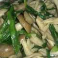 ちぃぽー's cooksnap of when they made にらと舞茸のオイスターソース炒め.