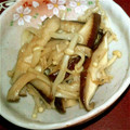 あきぽん315's cooksnap of when they made しいたけとえのきの炒め物.