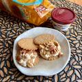 ちゃかぴまま's cooksnap of when they made ハーベストとナッツでアイスサンド.