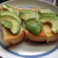 oyukidesu's cooksnap of when they made 蜂蜜トースト✰アボカドレモン乗せ.