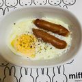ももゆみ1230's cooksnap of when they made 朝食に！レンジでウインナーエッグ.