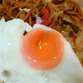 まゆえつ's cooksnap of when they made 焼きそば★卵落とし.