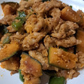 まりりん12's cooksnap of when they made ✿挽肉とかぼちゃピーマン甘辛ごま炒め♪.