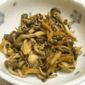 sakuni's cooksnap of when they made ひらたけしめじと生姜炒め.