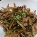 714momo's cooksnap of when they made ☆じゃが芋と豚肉のオイスターソース炒め☆.