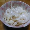 単！！'s cooksnap of when they made 甘い！新玉ねぎのマヨわさびサラダ.