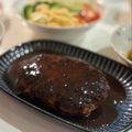 ☆はなちゃん☆☆'s cooksnap of when they made 簡単おいしい♪基本のハンバーグ.