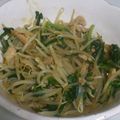 料理未熟主婦∂▽∂'s cooksnap of when they made ニラもやしの豚そぼろ炒め。.