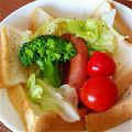 emismil's cooksnap of when they made ウインナーで♥食べるパンスープ♬.