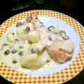経済特区's cooksnap of when they made 簡単！鮭とキノコの生クリームソース！.