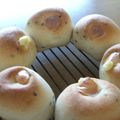 caramel-cookie's cooksnap of when they made ごまクリームチーズパン＊.