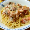EmiKaeeee's cooksnap of when they made 鮭とベーコンのクリームパスタしめじ入り.