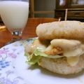 michebu's cooksnap of when they made 照り焼きチキンとチーズのライスバーガー.