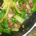 クマニャン's cooksnap of when they made □簡単□砂肝とピーマンのガリバタ炒め.