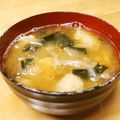 ぽりぽり拓庵's cooksnap of when they made 新じゃがいもと玉ねぎとワカメの味噌汁.