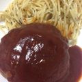 なかぁゃ's cooksnap of when they made 食堂版「煮込みハンバーグスパ」.