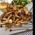 くろうさ００７'s cooksnap of when they made 鶏ときのこのガリバタ・マスタード炒め.