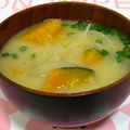 はやみちゃん's cooksnap of when they made カボチャと玉葱のお味噌汁（ふのり入り版）.