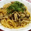 ♪ぴっこりん♪'s cooksnap of when they made 簡単パスタ☆きのこたっぷりの和風カルボ.